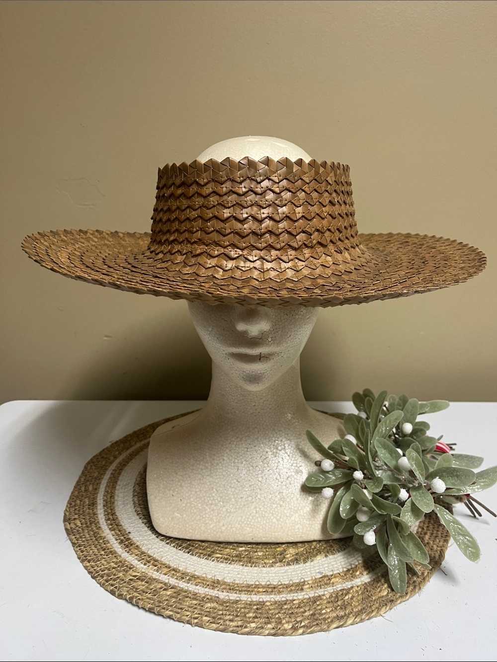 Straw Papale Wide Brim Hat in good condition